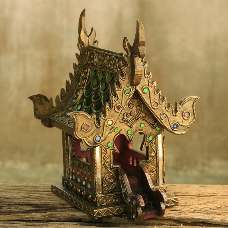 Lanna Golden Temple Sculpture
