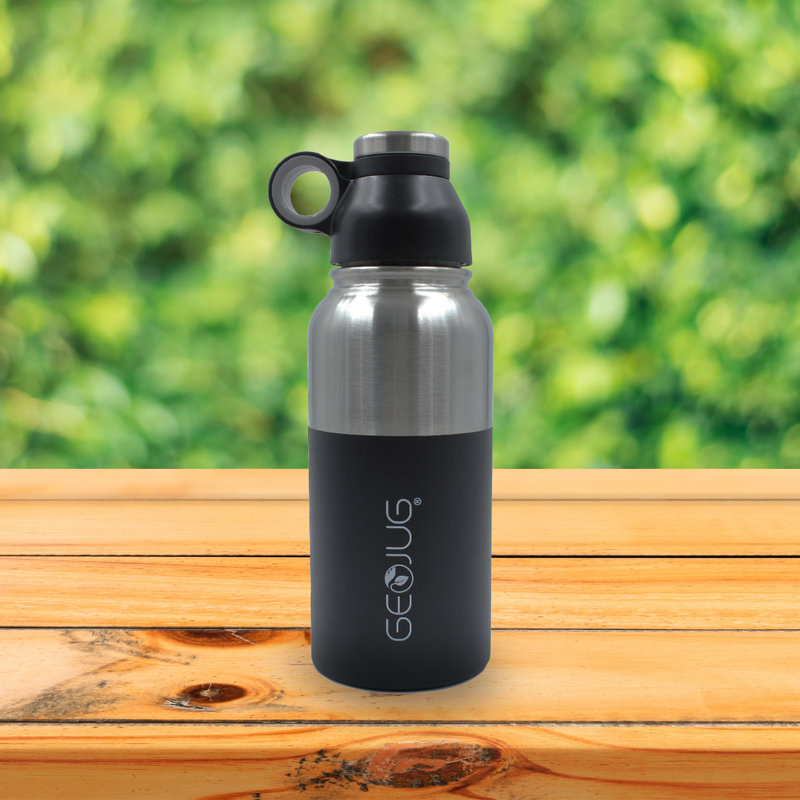 Bouteille d’eau en acier inoxydable, Noir, Le cruchon isotherme sous vide de 40 oz inclus