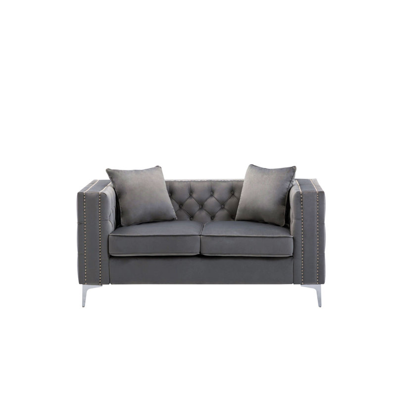 Causeuse en velours gris 63 po