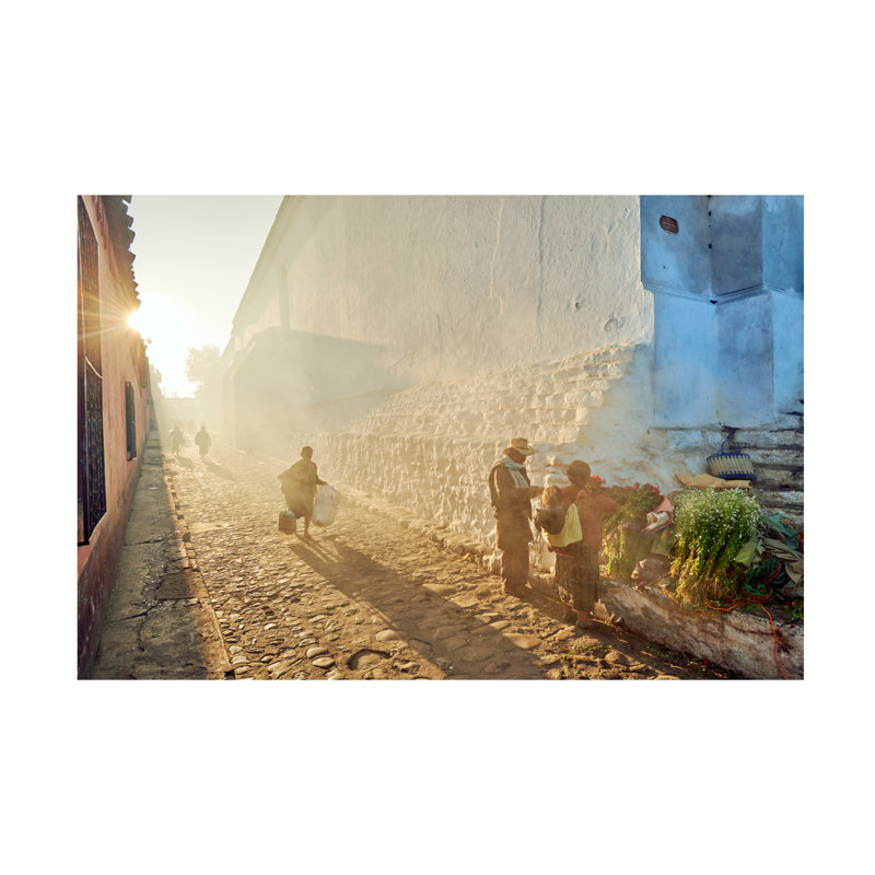 Bolognaise «Morning In City Chichicastenango», H 30 po x l 47 po