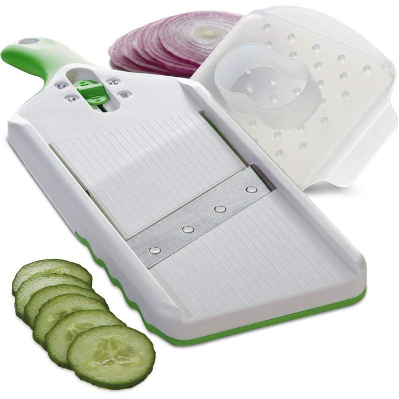 Cette trancheuse verte et multifonctionnelle dispose d'une épaisseur réglable, permettant de trancher facilement divers légumes et fruits de manière uniforme, ce qui rend la préparation des aliments de cuisine plus efficace.