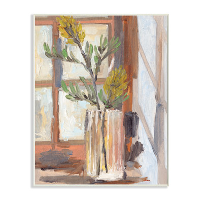 Charmant pot floral jaune avec rebord de fenêtre