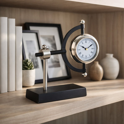 Aparicio Tia Desk Clock