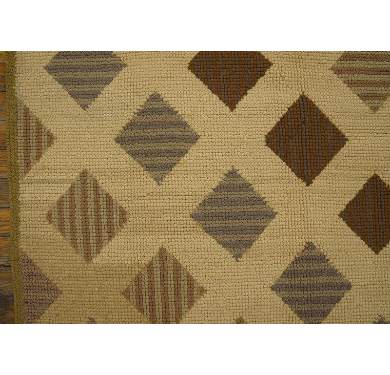 Mid 20th Century American Hooked Rug ( 3'10" x 5'10" - 117 x 178 )