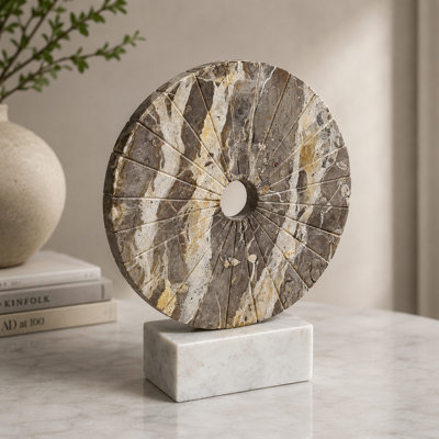 Roue Helios - objet décoratif sculptural beige et marbre blanc | Décoration de table