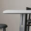 Ensemble de table et chaises de salle à manger rétro et confortable-110557934