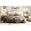 Grand lit plateforme avec tête de lit tapissier, structure grise et tissu blanc