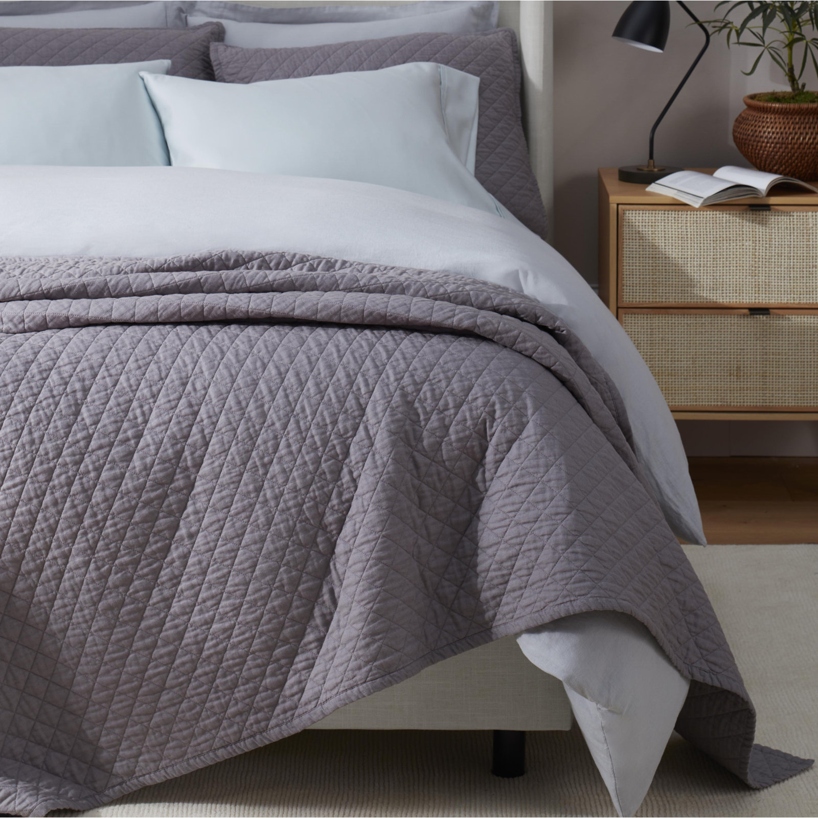 Jeffen Belgian Flax Linen Quilt Set, Full/Queen Quilt, Charcoal