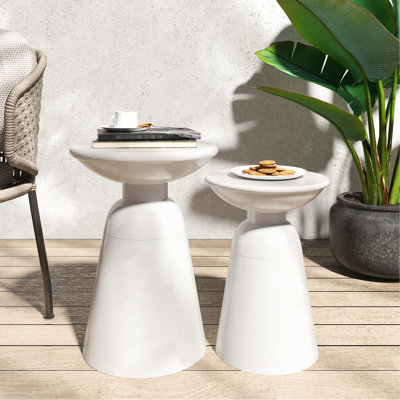 Paire de tables de bout blanches en métal blanc / blanc, design minimaliste avec structure en fer robuste et piédestal stable pour accessoires de bureau