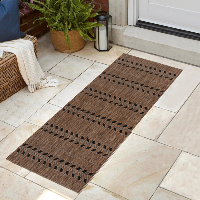 Solterra Vista Havana Brown Casual Botanical Stripe Flatweave Polypropylene Indoor/ Outdoor Area Rug, Runner 2'2" x 6'