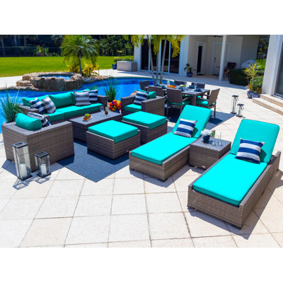 Ensemble de patio complet en rotin 16 pièces avec coussins Sunbrella Yussuf