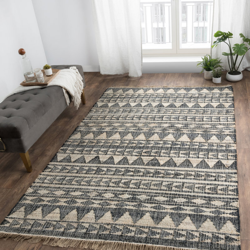 Camille Geometric Area Rug in Black/Beige, Rectangle 2' x 3'