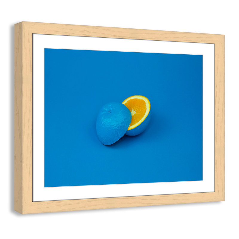 Pop orange en bleu par Davisuko, H 25 po x l 31 po x P 1,25 po, Papier naturel avec cadre cubique, Blanc