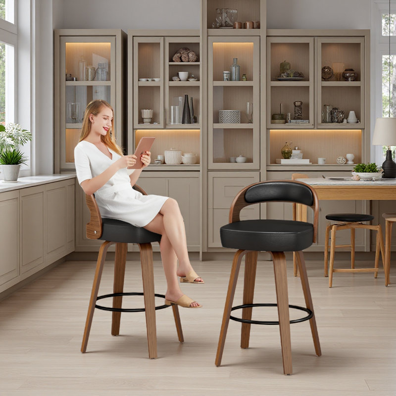 Ensemble de 2 tabourets de bar de 26,8 po de hauteur comptoir, tabourets de bar noirs recouverts de similicuir et de bois massif, ensemble de 2 tabourets pivotants