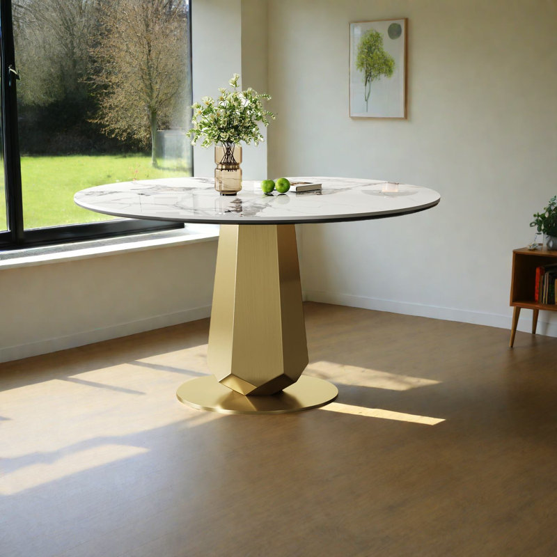 Tables de salle à manger modernes et peu encombrantes avec pierre frittée, finition dorée, parfaites pour les appartements