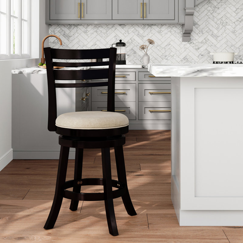 Tabouret de comptoir pivotant à hauteur de lattes de 24 po avec finition à lattes et tabouret en bois massif massif avec dossier, assise en tissu et confortable