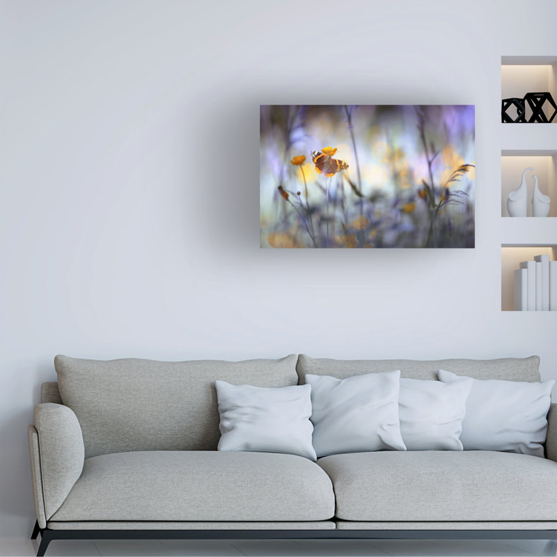 Heidi Westum In A Meadow Canvas Art, H 12 po x l 19 po