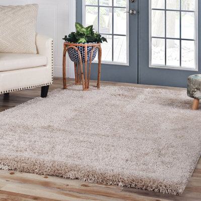 Tapis beige à poils longs 4 pi x 6 pi résistant aux taches