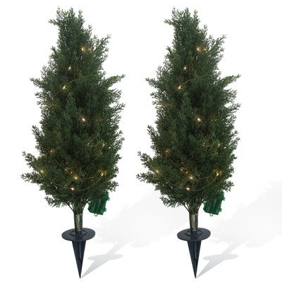 Ensemble de 2 pins artificiels avec bout de terre, plante artificielle résistante aux rayons UV, plantes artificielles en plastique, plante artificielle comme cadeau de décoration de salon de chambre à coucher, de bureau de jardin.