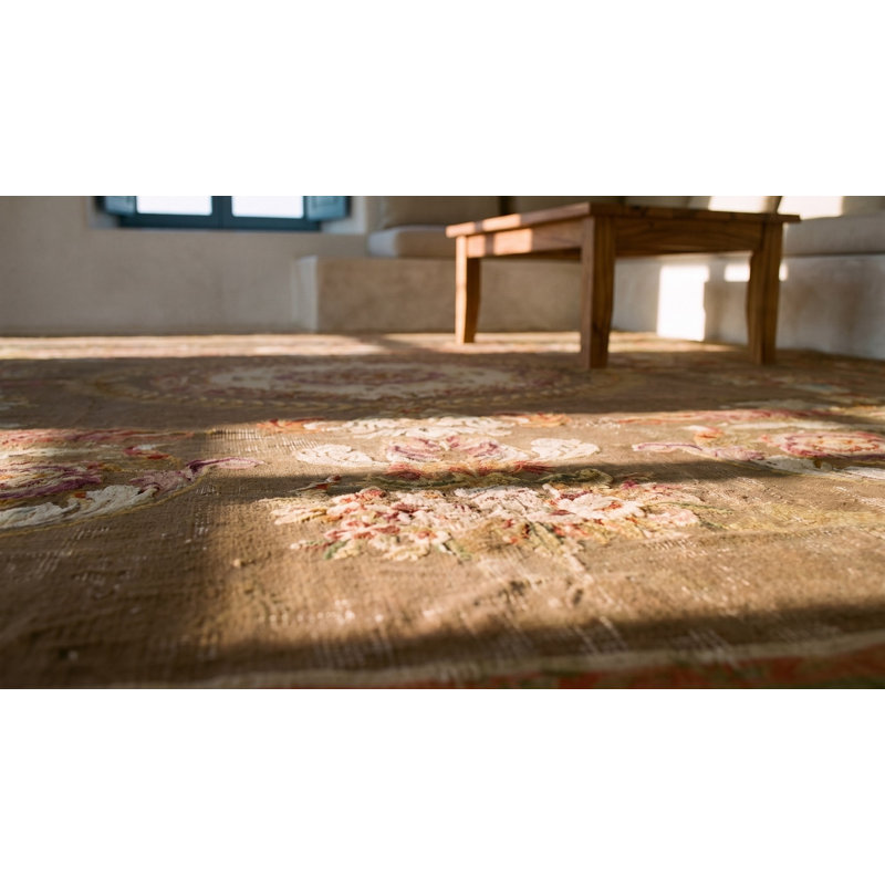 Tapis antique antique grand motif floral français Aubusson