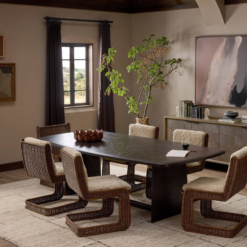 Hera Dining Table