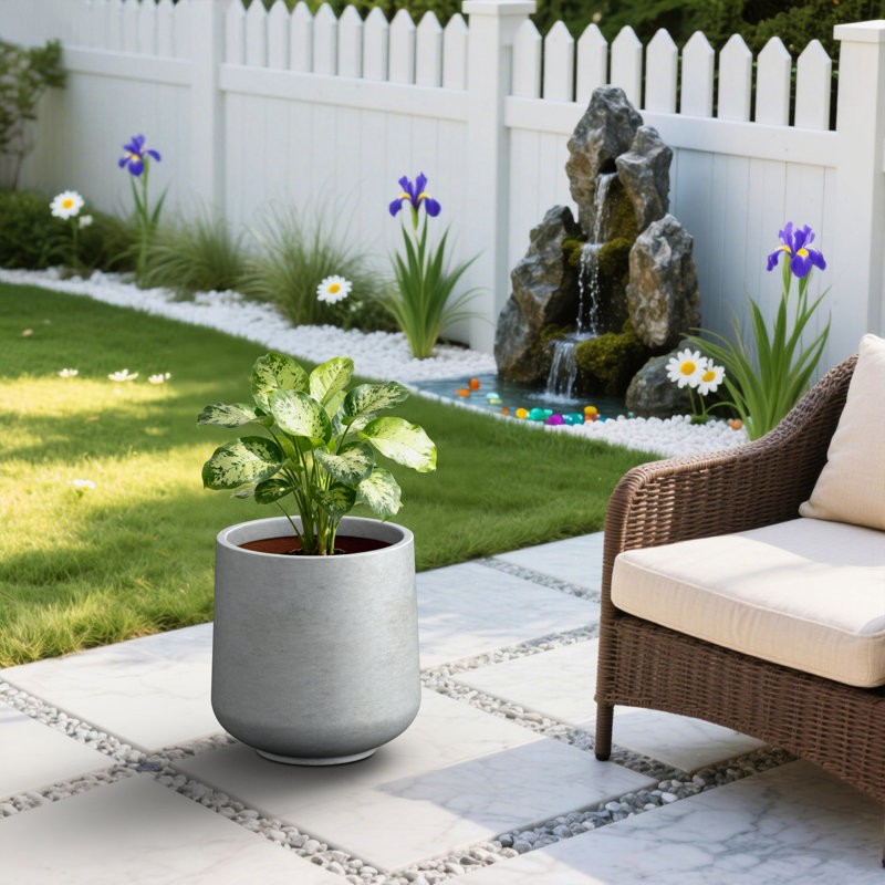 Grand pot à fleurs Brenno, H 17,32 po x l 16,54 po x P 16,54 po, Gris béton