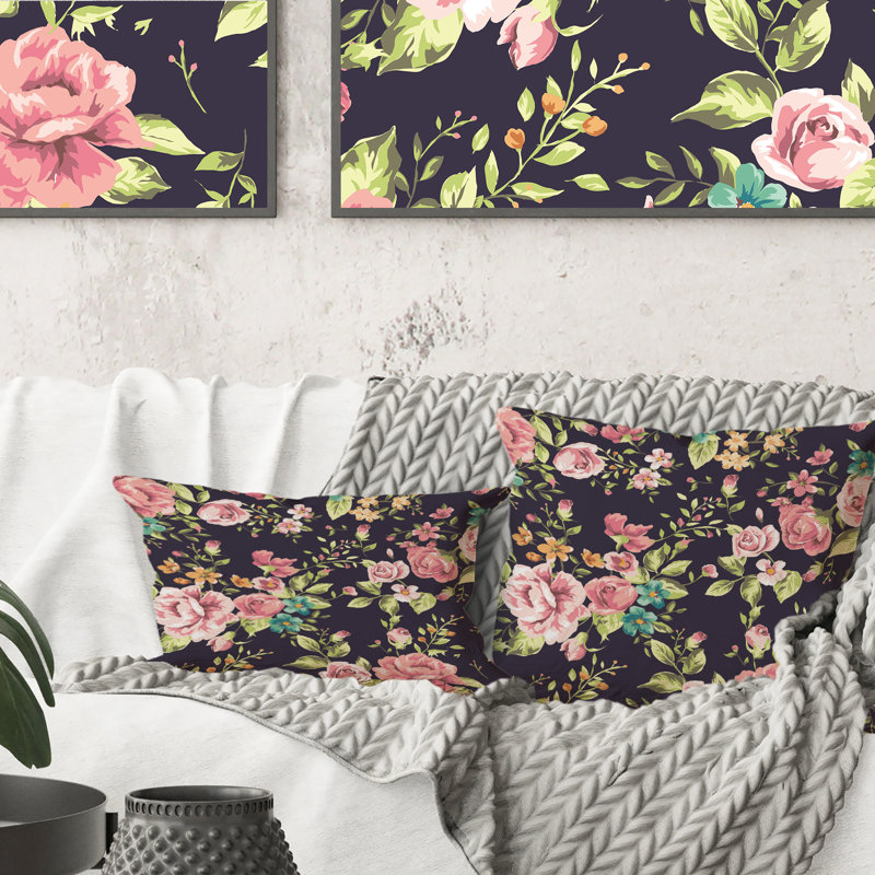 Coussin décoratif à motif de roses rétro sur fond bleu foncé, 16 po x 16 po