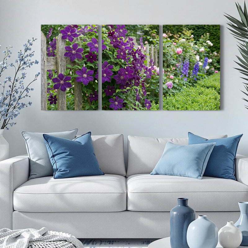 Ensemble de 3 tableaux sur toile représentant des clématites violettes, parfaits pour décorer un salon, une chambre ou toute autre pièce de la maison.