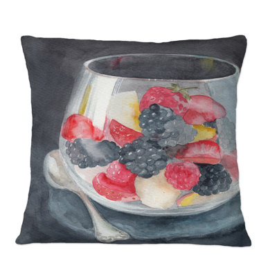 Verre avec baies rouges et bleues - Coussin décoratif imprimé campagne