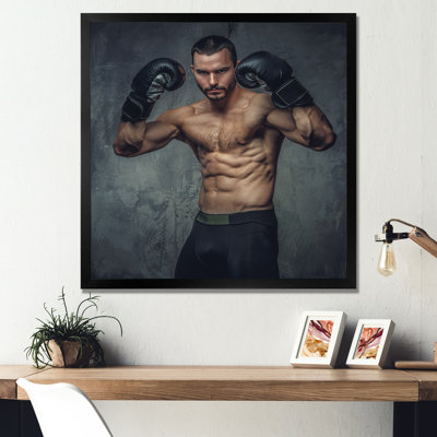 " Shirtless Aggressive Fighter Boxer Gloves "