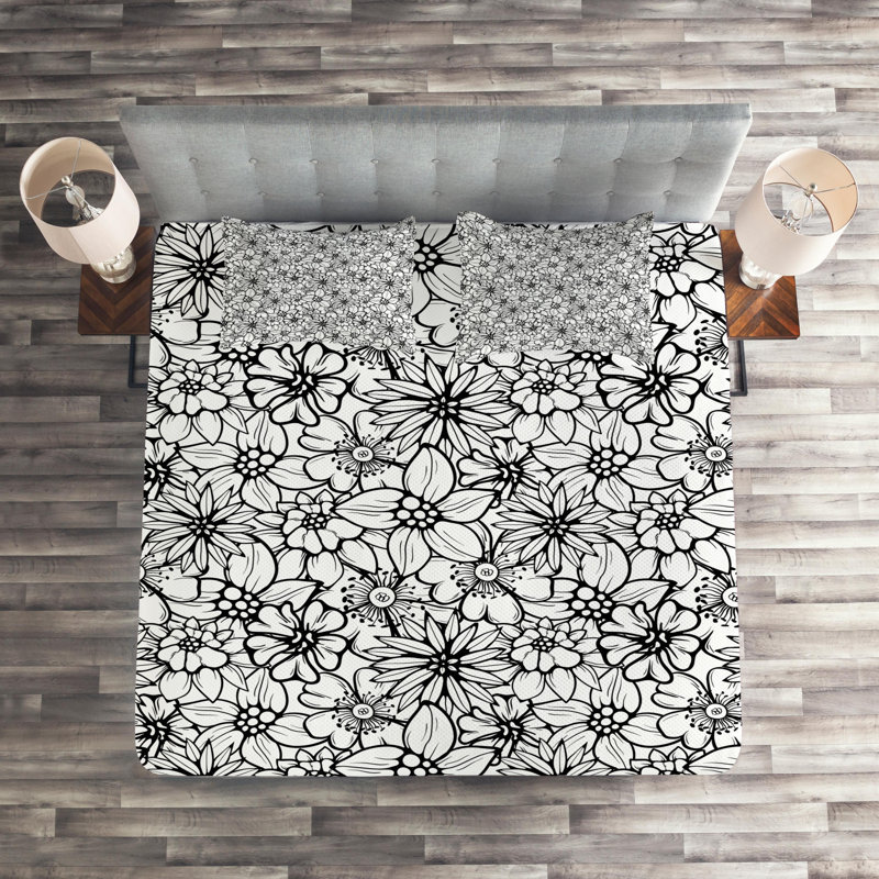 Farmhouse / Country Floral Coverlet, Gray/White Floral