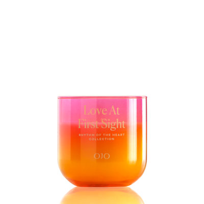  Bougie en pot 8,75 oz avec œillets Love at First Sight Plus de 42 heures de combustion durable | Mélange de cire de qualité supérieure, parfum d'ambiance et cadeau pour les journées spéciales