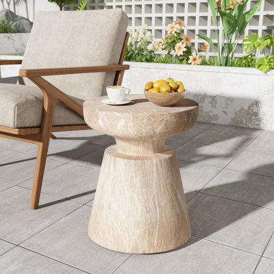 Table d'appoint luxueuse d'extérieur doré en travertin Ponti, durable et élégante pour tout décor