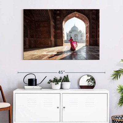 Femme Nicci Taj Mahal