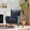 Fauteuil à oreilles en similicuir avec garniture cloutée 30 po Ebbert
