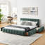 Grand lit tapissier-18892488