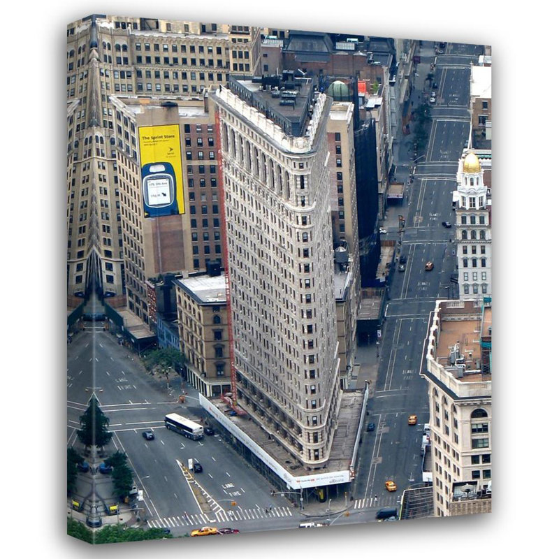 New York City Flatiron Building, H 18 po x l 14 po