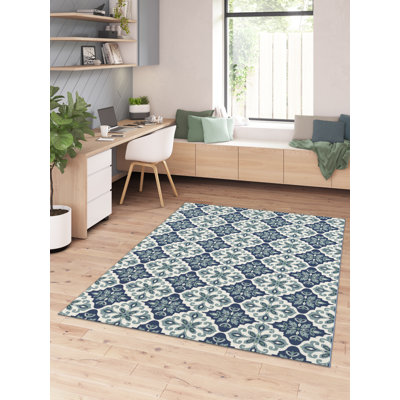 Dunaird Damask Indoor / Outdoor Area Rug
