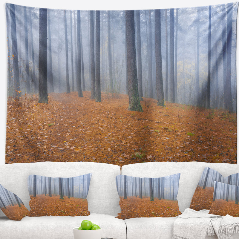 Tapisserie d'automne «Foggy Dense Forest» en automne, H 32 po x l 39 po