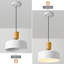 Luminaire suspendu moderne, 12 po, bois naturel et accent laiton, luminaire suspendu à cordon réglable pour la cuisine, la salle à manger, blanc mat