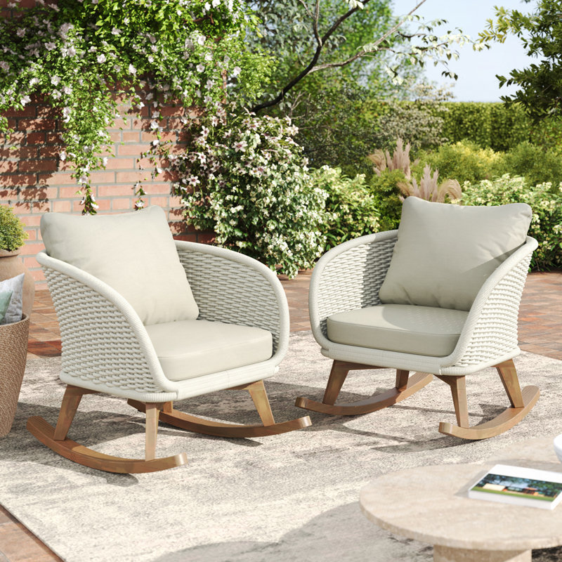 Chaise berçante d'extérieur en osier et rotin, Coussin beige / structure beige