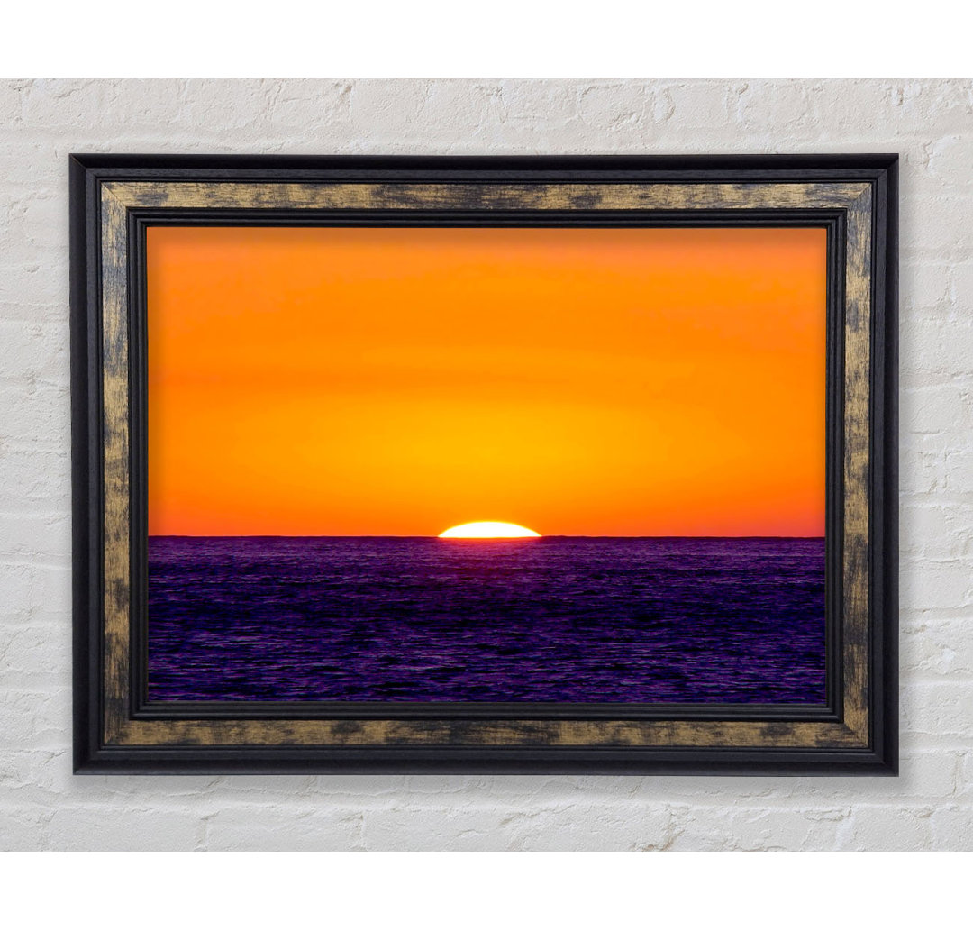 As The Sun Goes Down Over The Ocean Orange - Einzelne Bilderrahmen Kunstdrucke