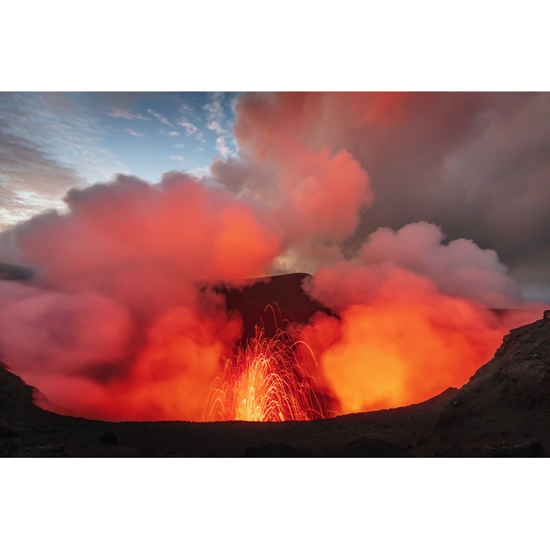 Éclosion du volcan Vanuatu par Mlenny, H 12 po x l 18 po