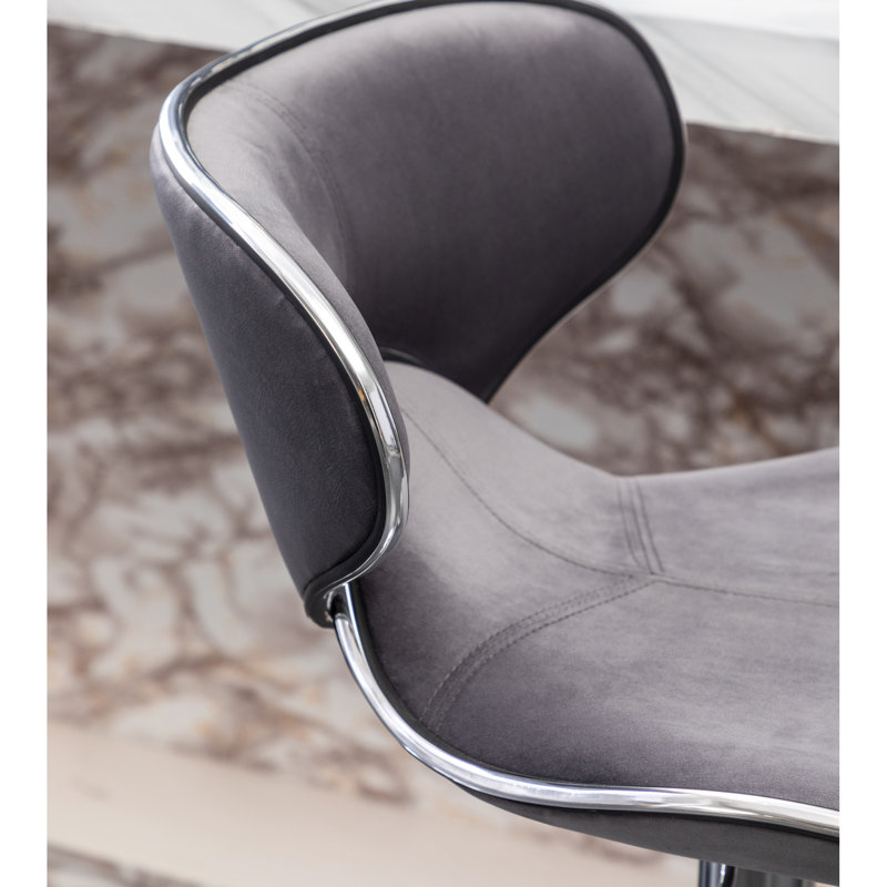 Ensemble de 2 pièces pivotantes en velours gris. Base en métal chromé avec repose-pieds à 360 °. Siège pneumatique. Mousse et l 18,07 po x P 21,6 po, H 31,5 po à 41 po Capacité de poids de 250 lb, revêtue de 2