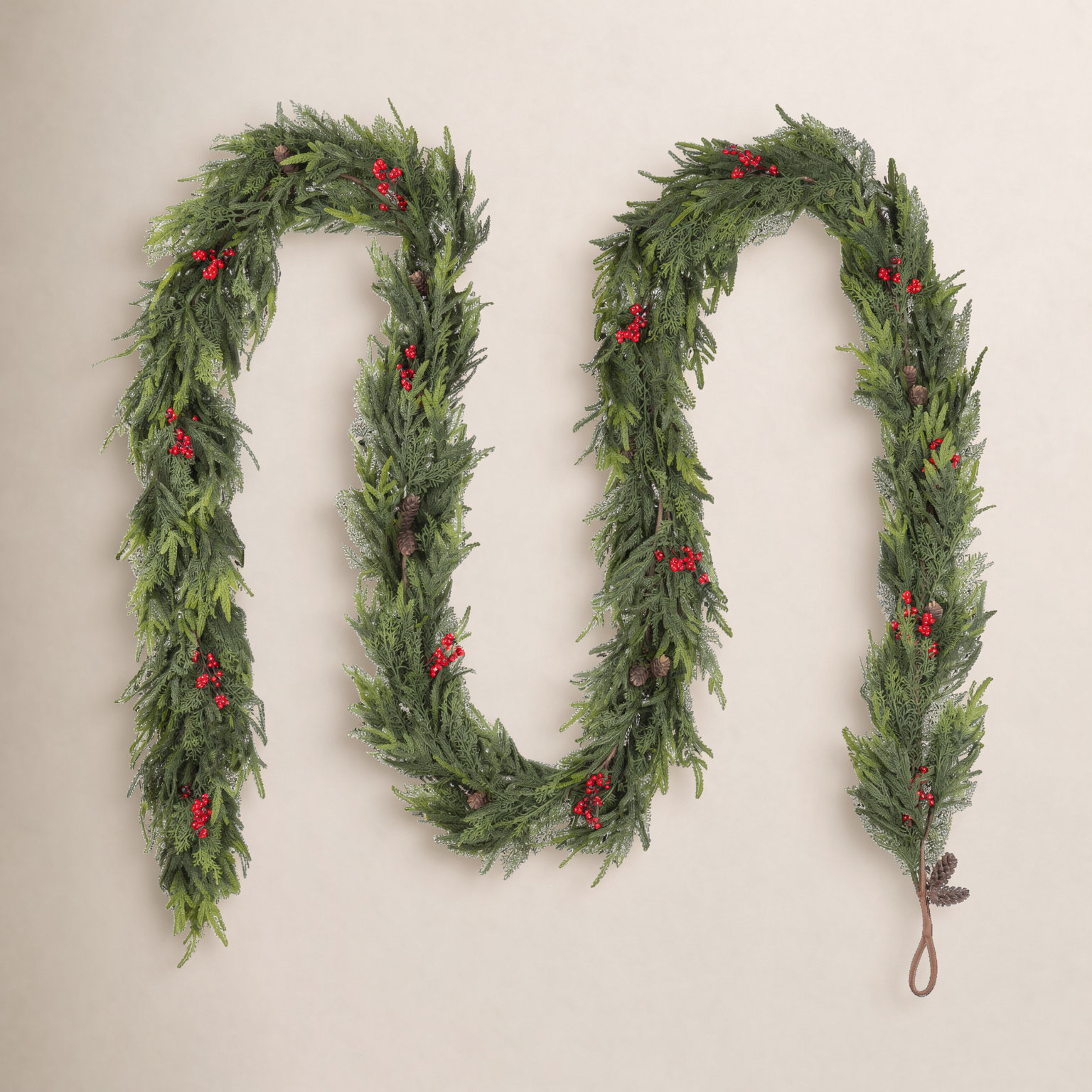 Christmas Garland with Pinecones and Red Berries, 18'