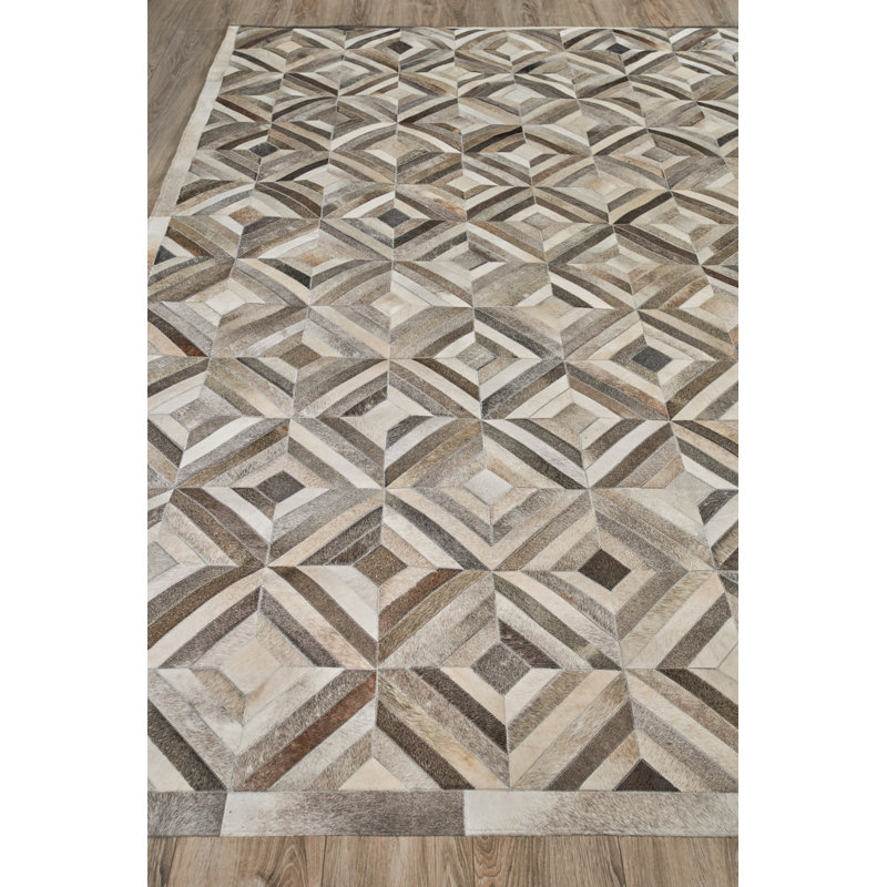 Natural Hide Cowhide Geometric Area Rug in Silver, Rectangle 5' x 8'