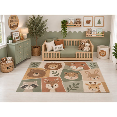 Tapis d'intérieur ultramince 152 x 213 cm (5' x 7') à motif de courtepointe d'animaux de la forêt, idéal pour la chambre d'enfant, la garderie, la salle de classe et la salle de jeux. Doux et à poils courts, avec revêtement antidérapant en silicone.