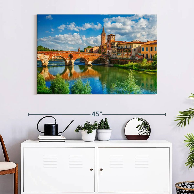 Lilie Ponte Pietra Arch Bridge