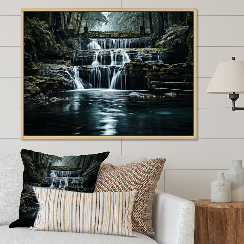 Cascade éternelle I - impression sur toile, H 24 po x l 32 po x P 1 po, Cadre naturel flottant