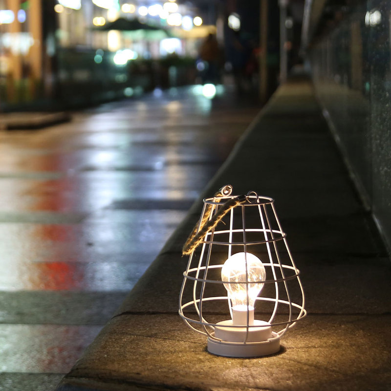 Lampe de table blanche 8,5 po Neive